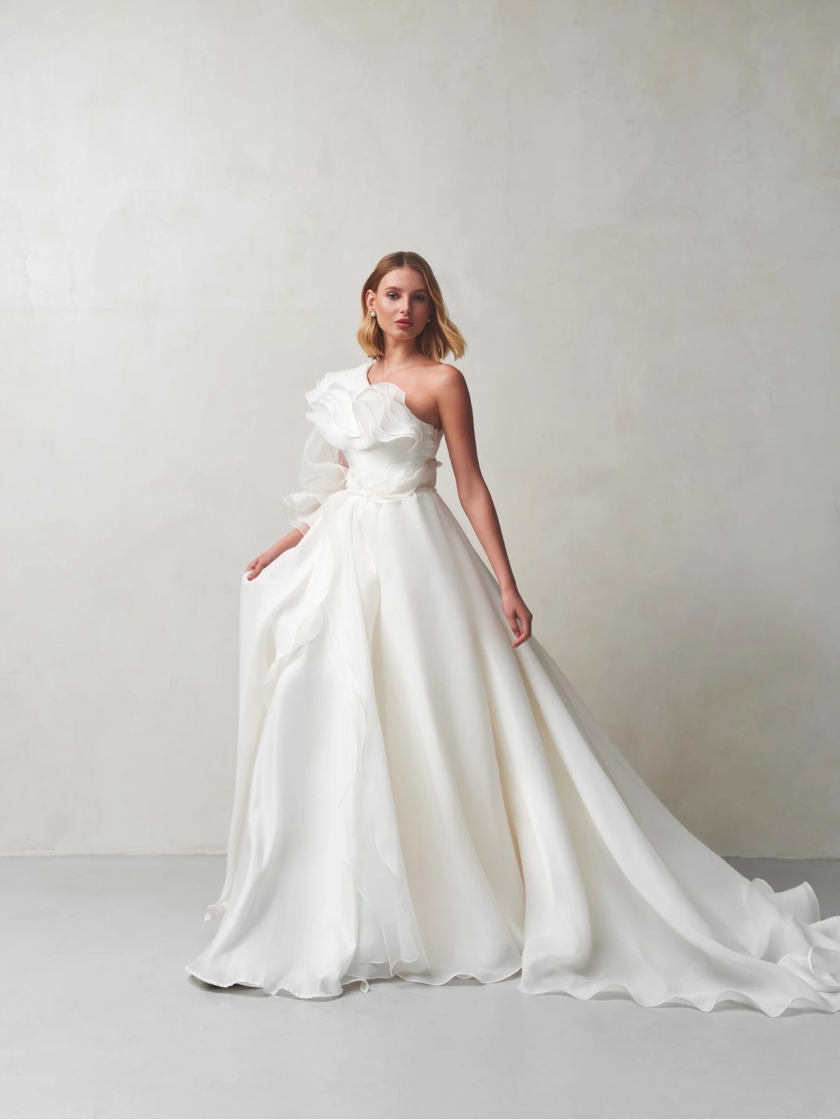 Luxury Wedding Dress With Detachable Sleeve - Juelle - LLR-18115.00.17